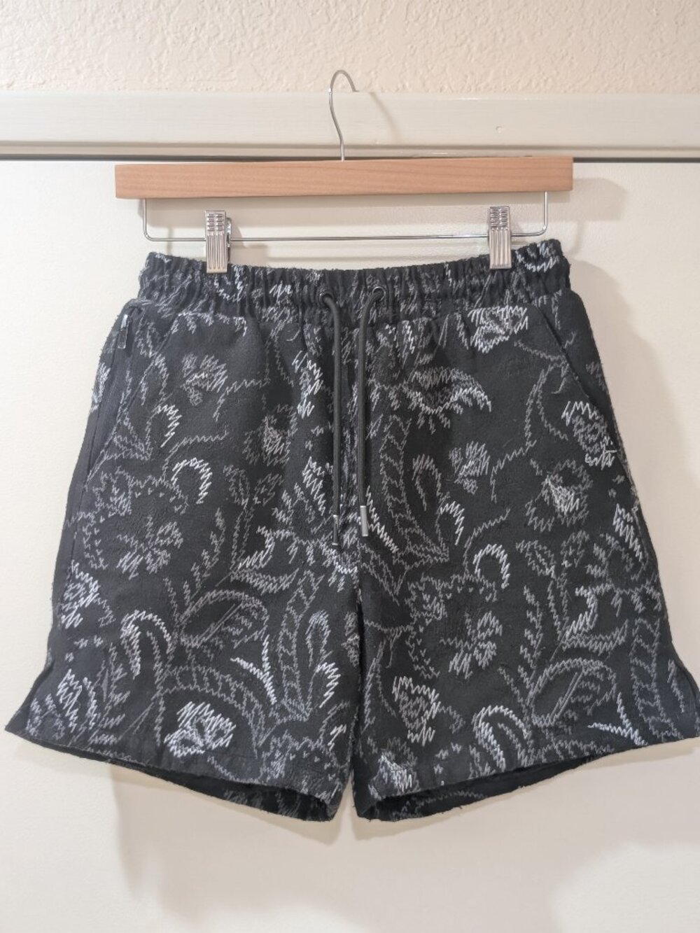 Mason Article Premium Select Mens Shorts Lined Black White Small Graphic Paisley